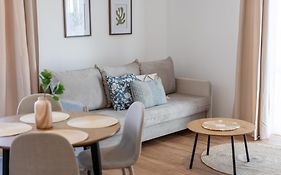 LUBAVA apartment z garażem podziemnym i klimatyzacją, Netflix, TV55', winda